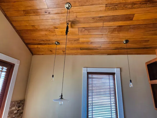 $156,000 | 102 West 3rd Street, Flora, IL 62839