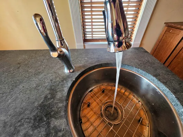 $156,000 | 102 West 3rd Street, Flora, IL 62839