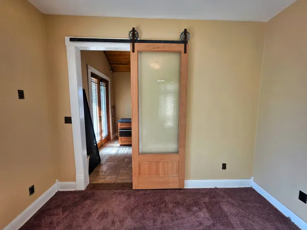 $156,000 | 102 West 3rd Street, Flora, IL 62839