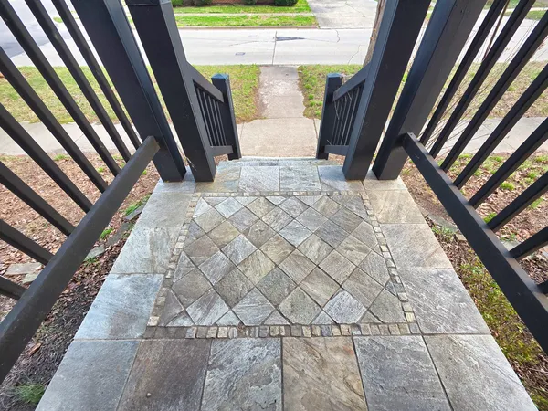 $156,000 | 102 West 3rd Street, Flora, IL 62839