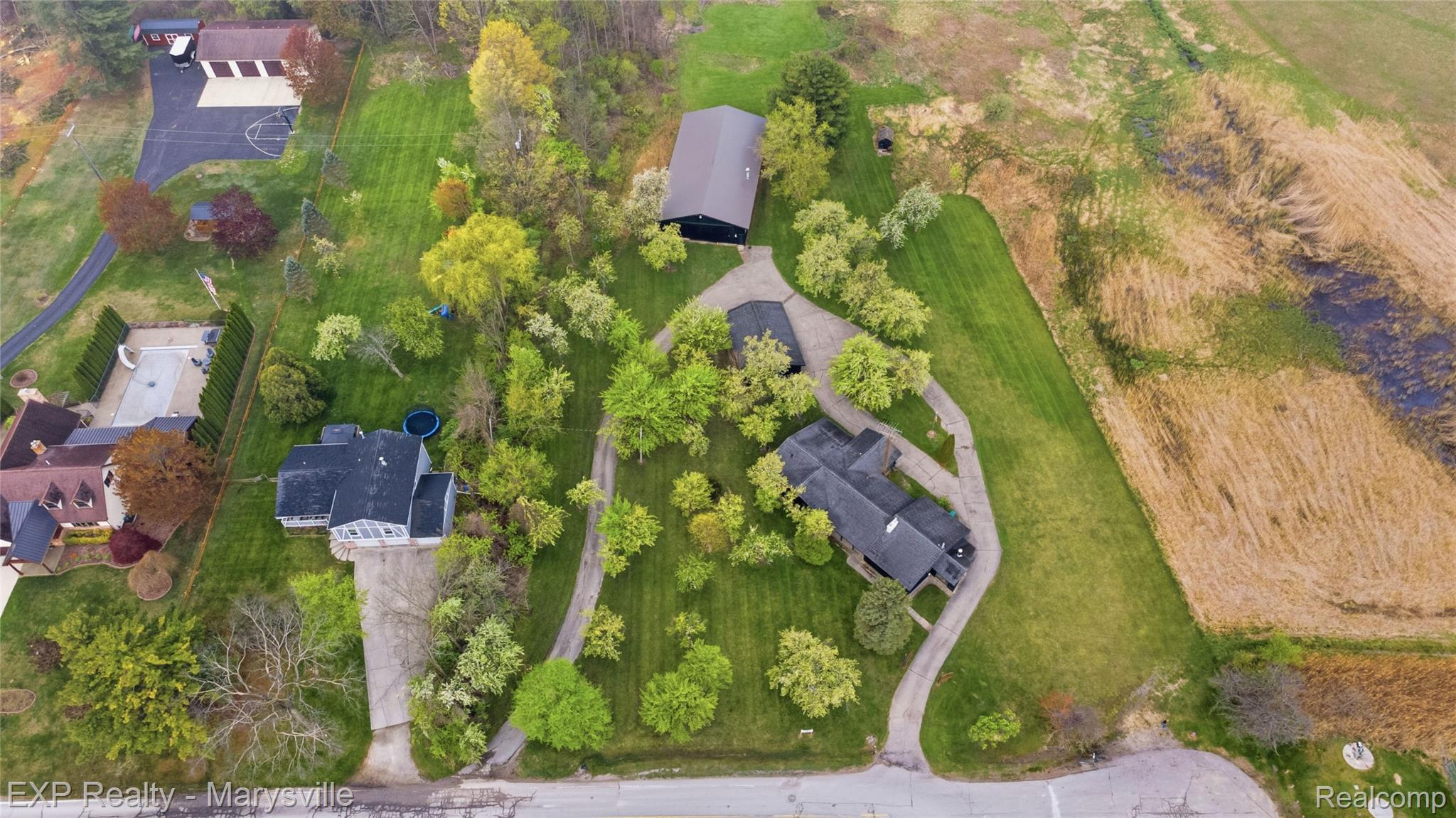 3345 Beach Road Port Huron, MI 48060 - Photo 68 of 89 Drone / aerial view