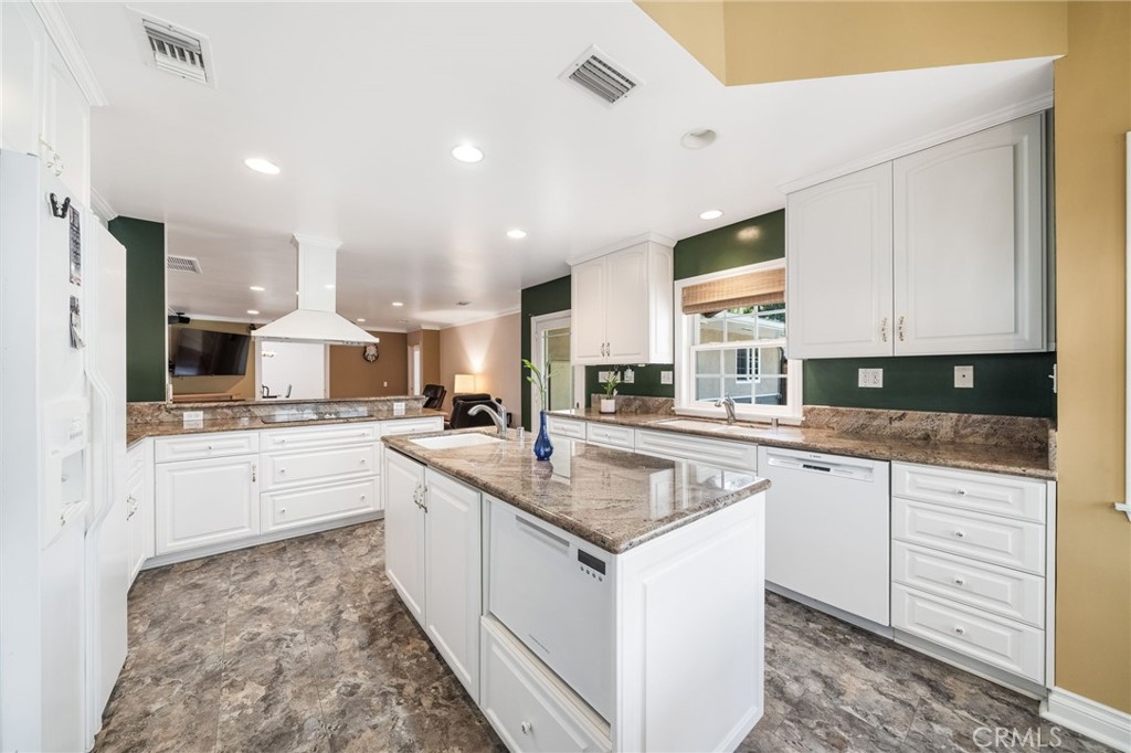 178 North Monterey Road Orange, CA 92866 - Photo 17 of 52