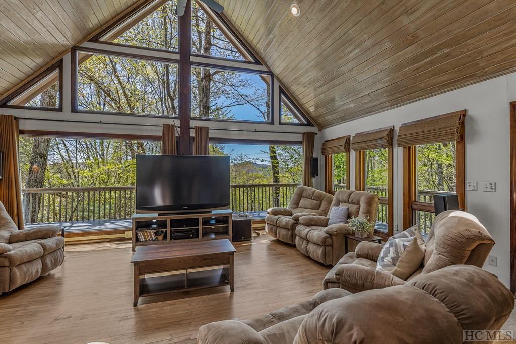 118 Eagle Ridge Road Sapphire, NC 28774 - Photo 33 of 44 Gallery Image 33