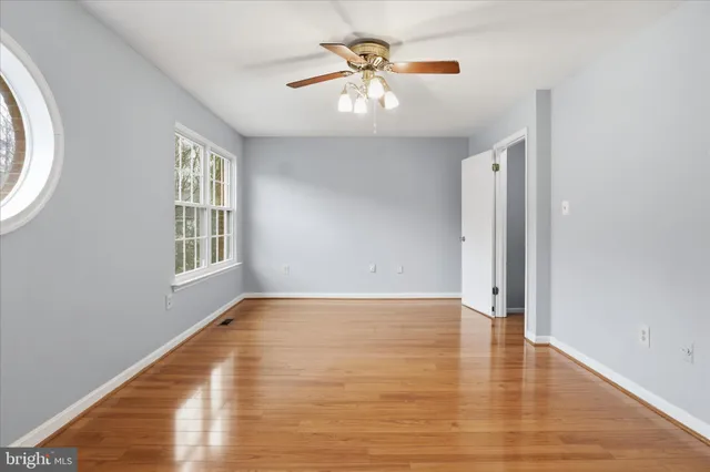 $3,300 | 6105 Castletown Way, Alexandria, VA 22310