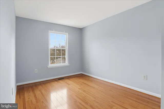 $3,300 | 6105 Castletown Way, Alexandria, VA 22310