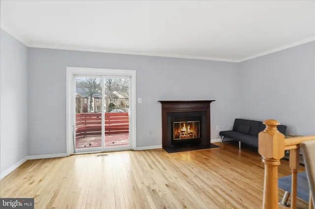 $3,300 | 6105 Castletown Way, Alexandria, VA 22310