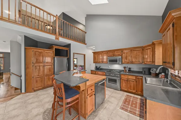 $949,900 | 14220 West North Oak Boulevard, New Berlin, WI 53151