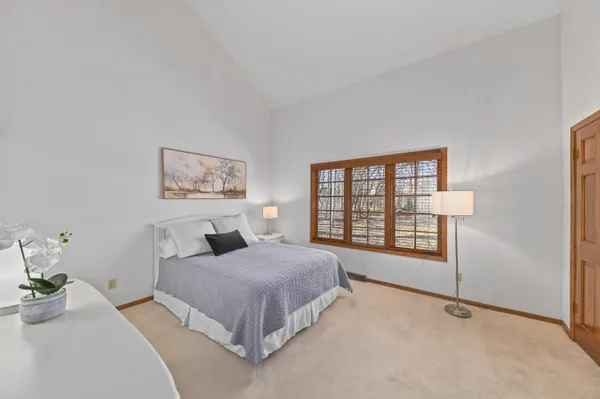 $949,900 | 14220 West North Oak Boulevard, New Berlin, WI 53151