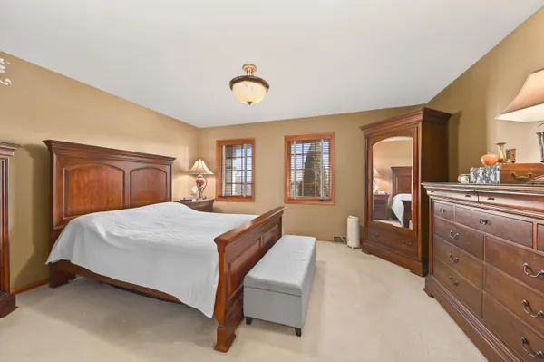 $949,900 | 14220 West North Oak Boulevard, New Berlin, WI 53151