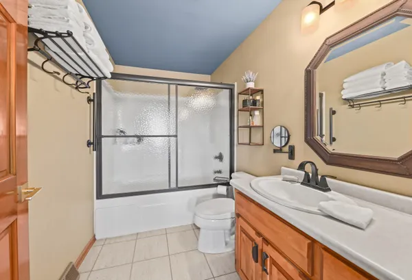 $949,900 | 14220 West North Oak Boulevard, New Berlin, WI 53151