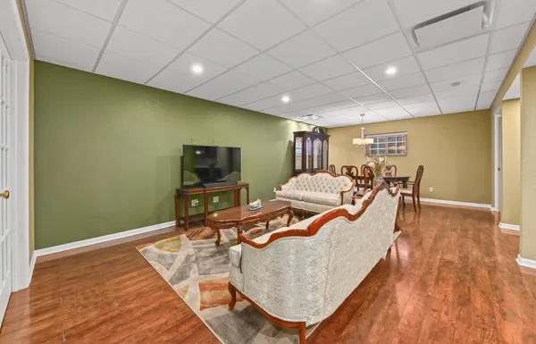 $949,900 | 14220 West North Oak Boulevard, New Berlin, WI 53151
