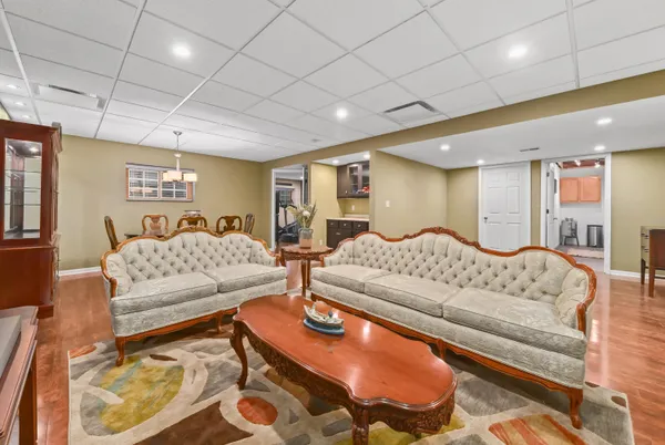 $949,900 | 14220 West North Oak Boulevard, New Berlin, WI 53151