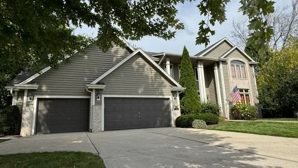 $949,900 | 14220 West North Oak Boulevard, New Berlin, WI 53151