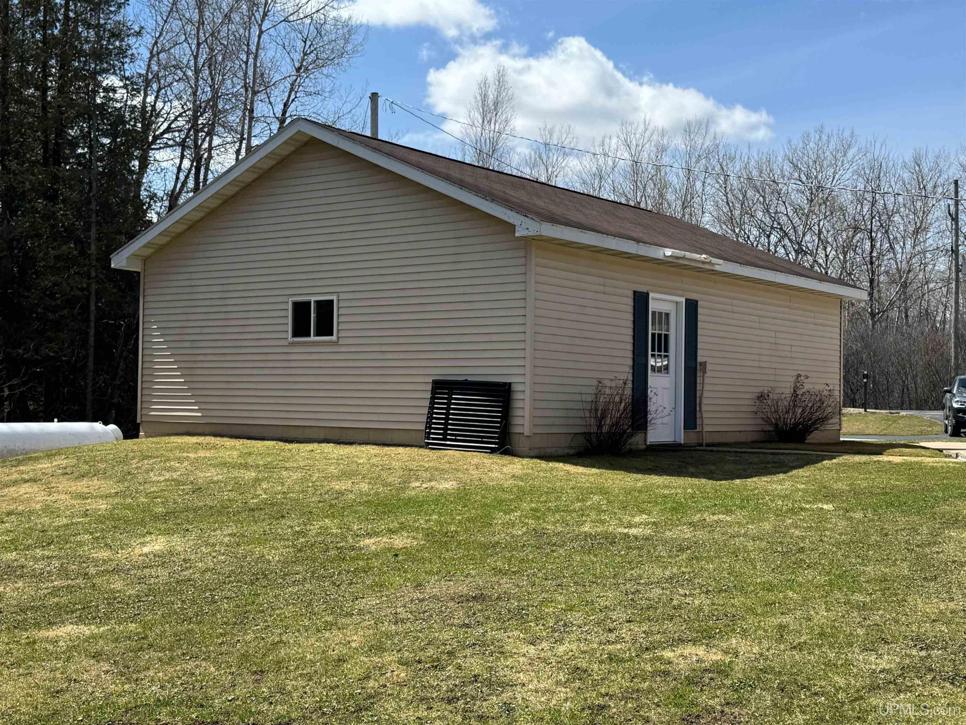 8610 County 426 L R Road Gladstone, MI 49837 - Photo 7 of 24