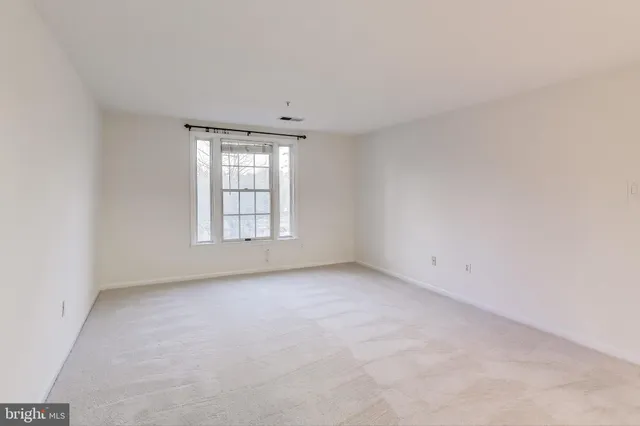 $275,000 | 13107 Briarcliff Terrace, Unit 2204, Germantown, MD 20874