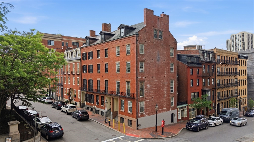 4 Derne Street, Unit 2 Boston, MA 02114 - Photo 28 of 32