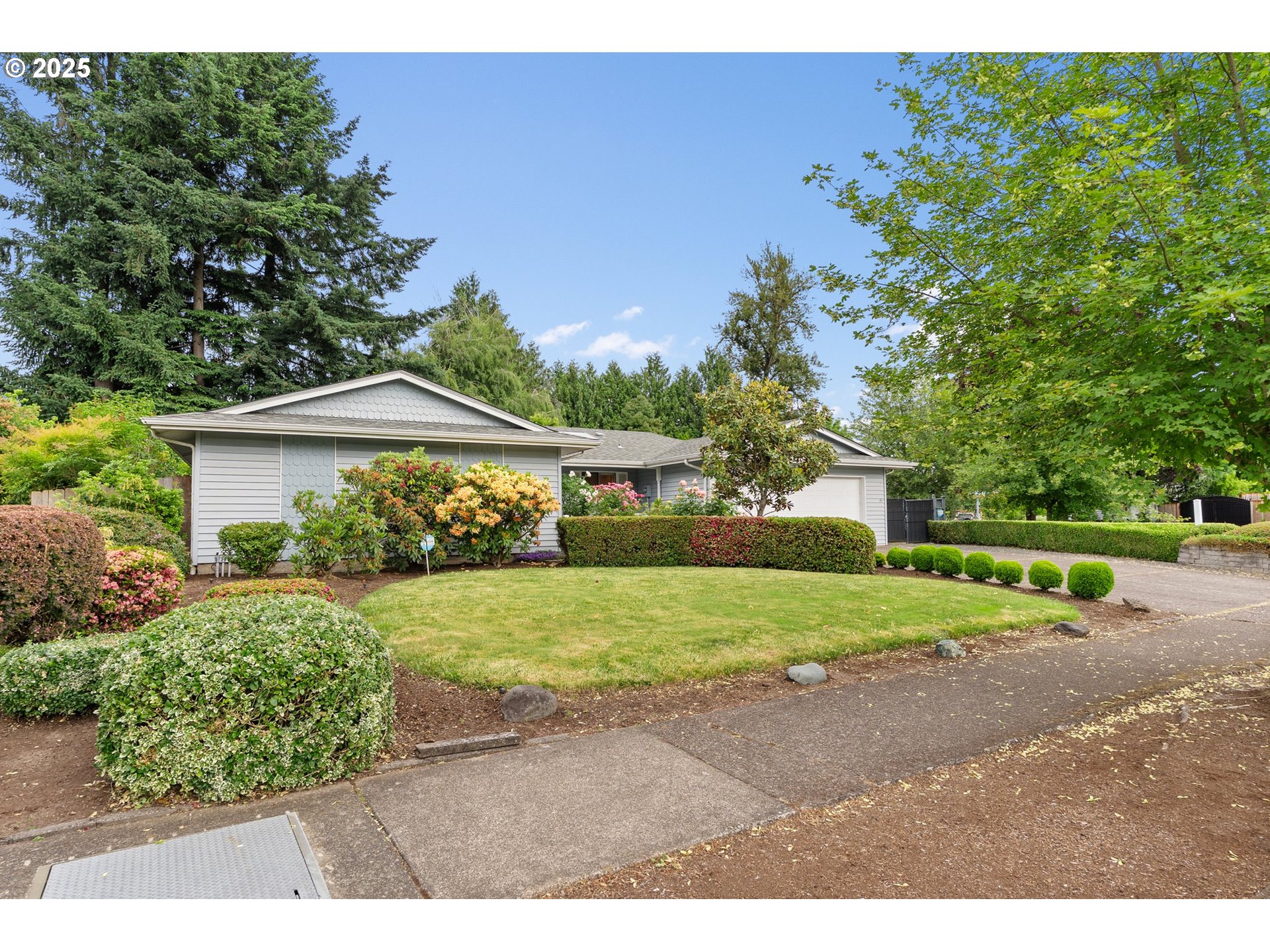 420 Mar Loop Eugene, OR 97401 - Photo 1 of 42