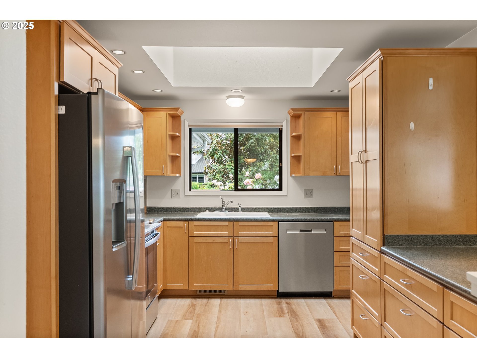 420 Mar Loop Eugene, OR 97401 - Photo 13 of 42 Kitchen