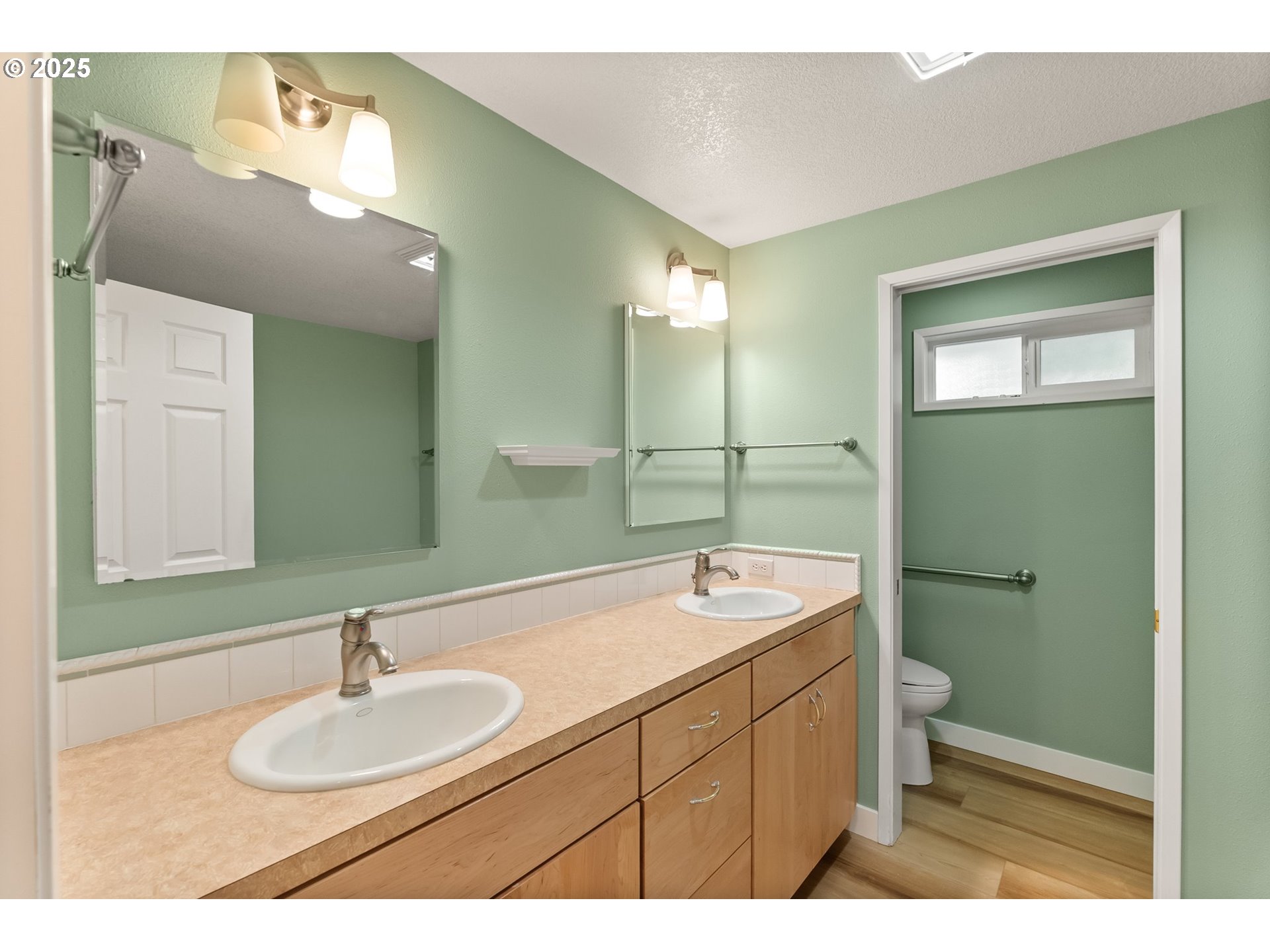 420 Mar Loop Eugene, OR 97401 - Photo 29 of 42 Bathroom, Attached