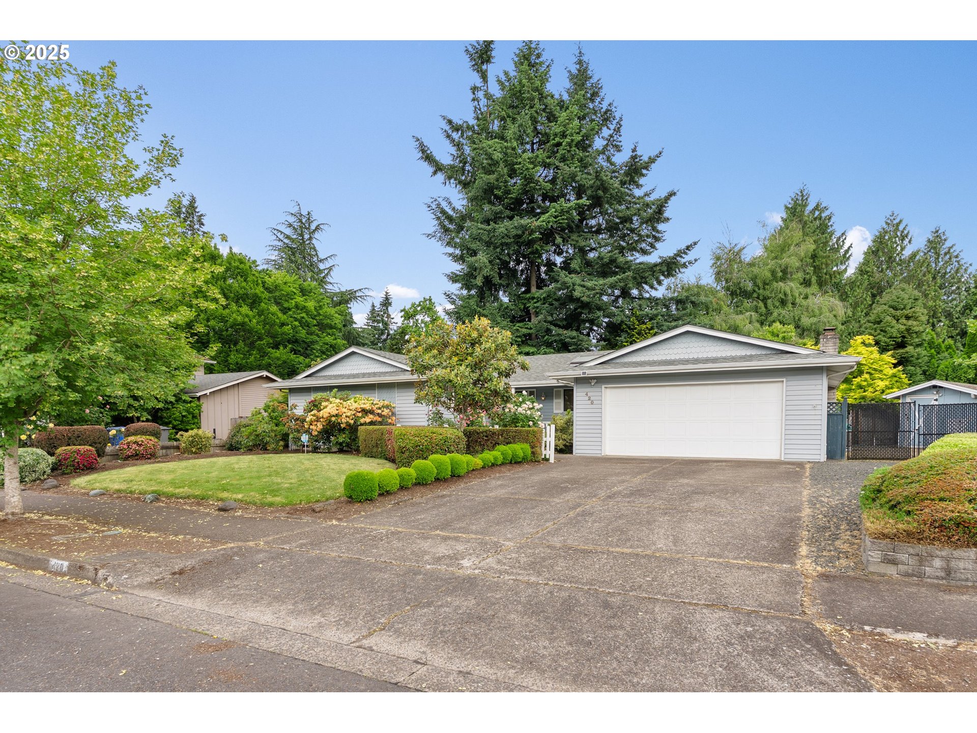 420 Mar Loop Eugene, OR 97401 - Photo 3 of 42