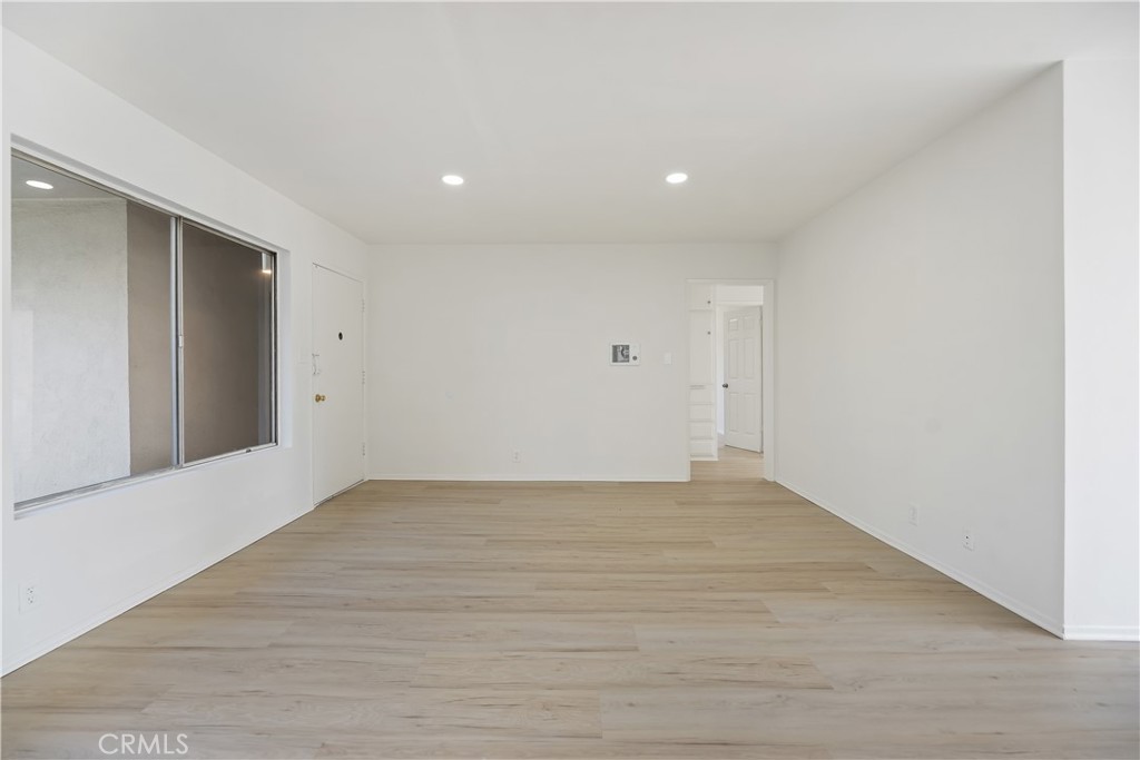 505 Cedar Avenue, Unit 2A Long Beach, CA 90802 - Photo 13 of 71 a view of an empty room