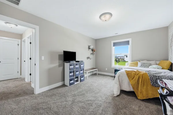 $600,000 | 922 Skillet Avenue, Huntertown, IN 46748