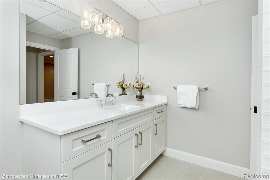 2093 Pembroke Road Birmingham, MI 48009 - Photo 52 of 57