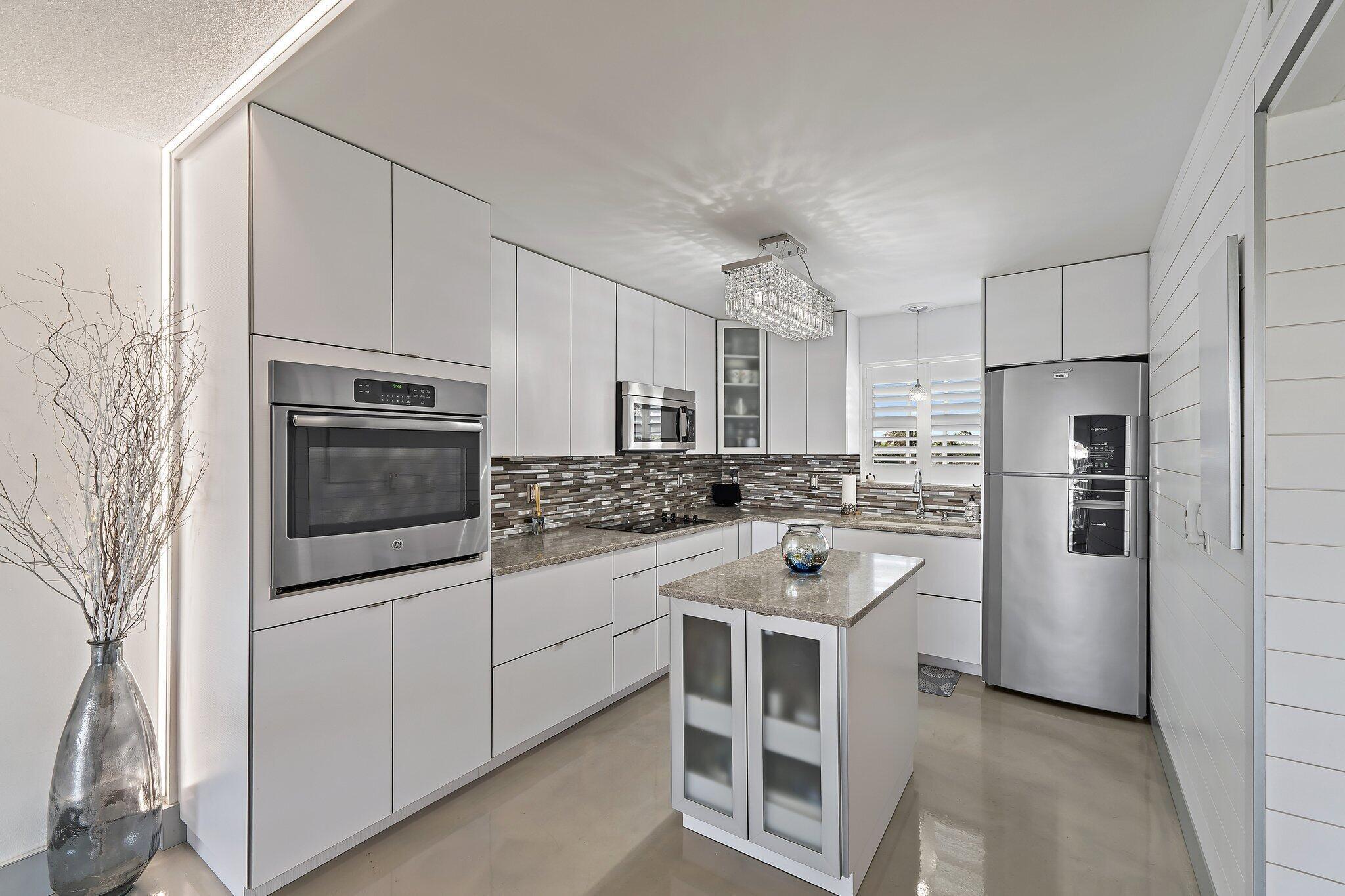 100 Waterway Road, Unit E305 Tequesta, FL 33469 - Photo 17 of 82 010-100WaterwayRd-E305-Tequesta-SMALL