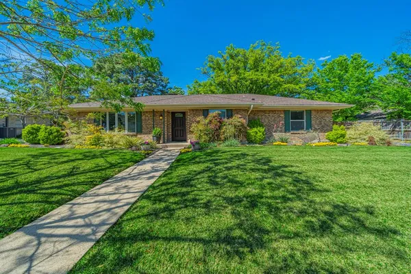 $420,000 | 2422 Greenwood Drive, Grand Prairie, TX 75050