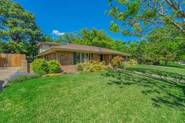 $420,000 | 2422 Greenwood Drive, Grand Prairie, TX 75050