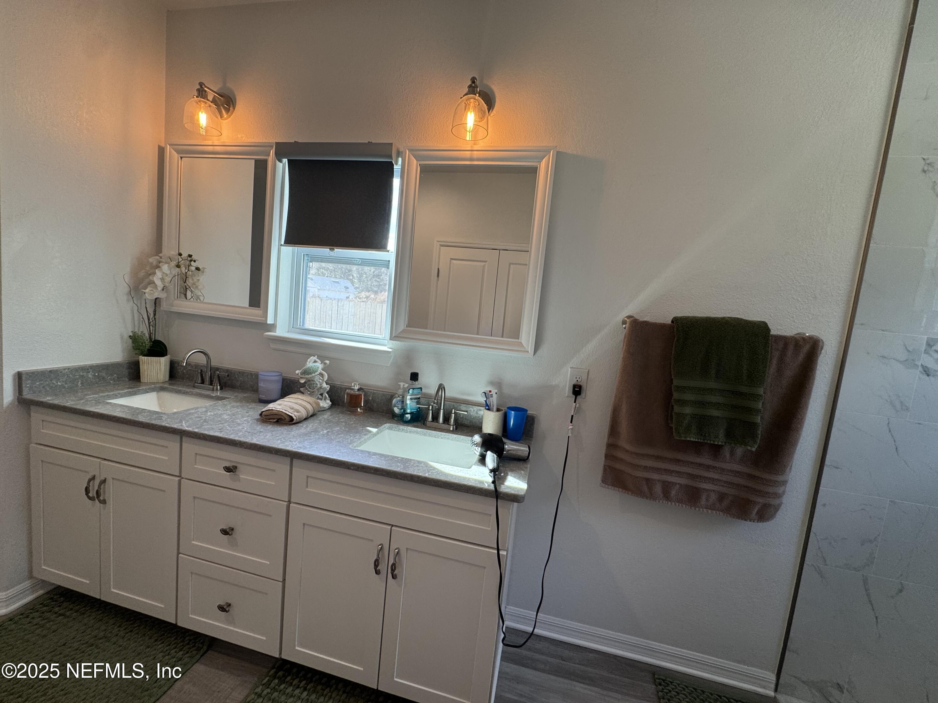 240 Ashley Street Hawthorne, FL 32640 - Photo 15 of 39 Primary Bath Double Vanities