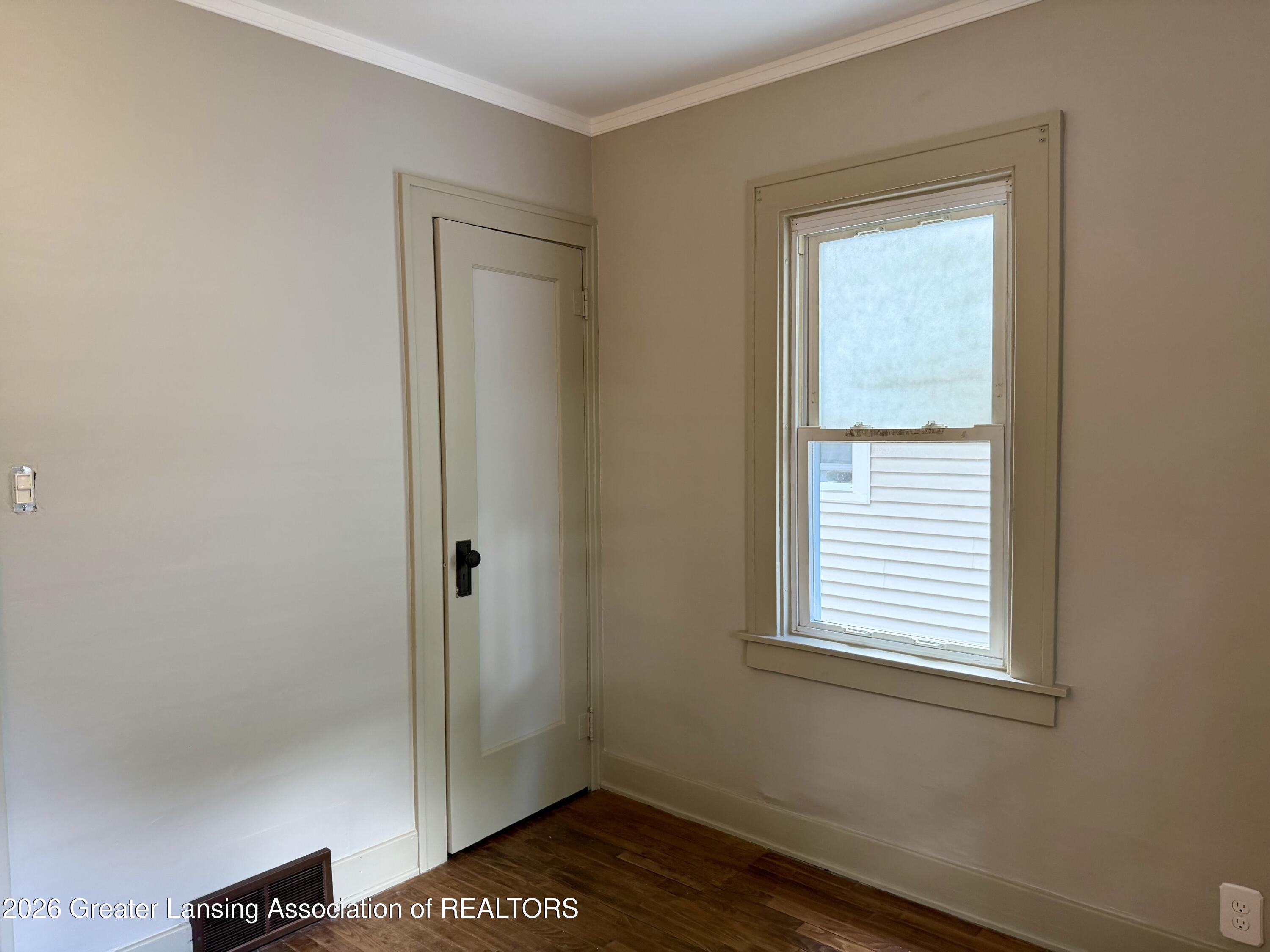 529 Shepard Street Lansing, MI 48912 - Photo 18 of 31 Bedroom 2