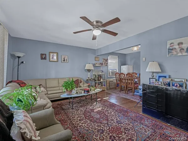 $879,999 | 206 Hunnewell Avenue, Elmont, NY 11003