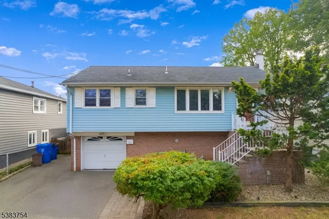 $529,999 | 212 East Louis Place, Woodbridge, NJ 08830