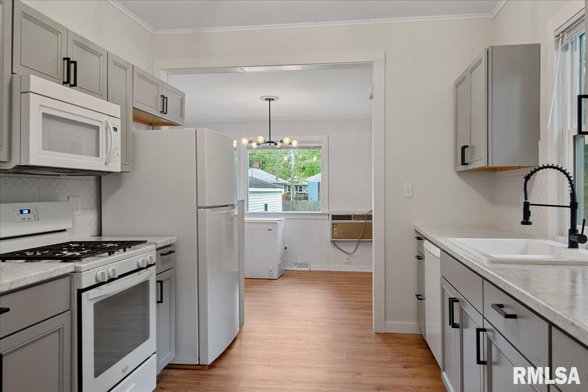 2545 South 10th Street Springfield, IL 62703 - Photo 6 of 25