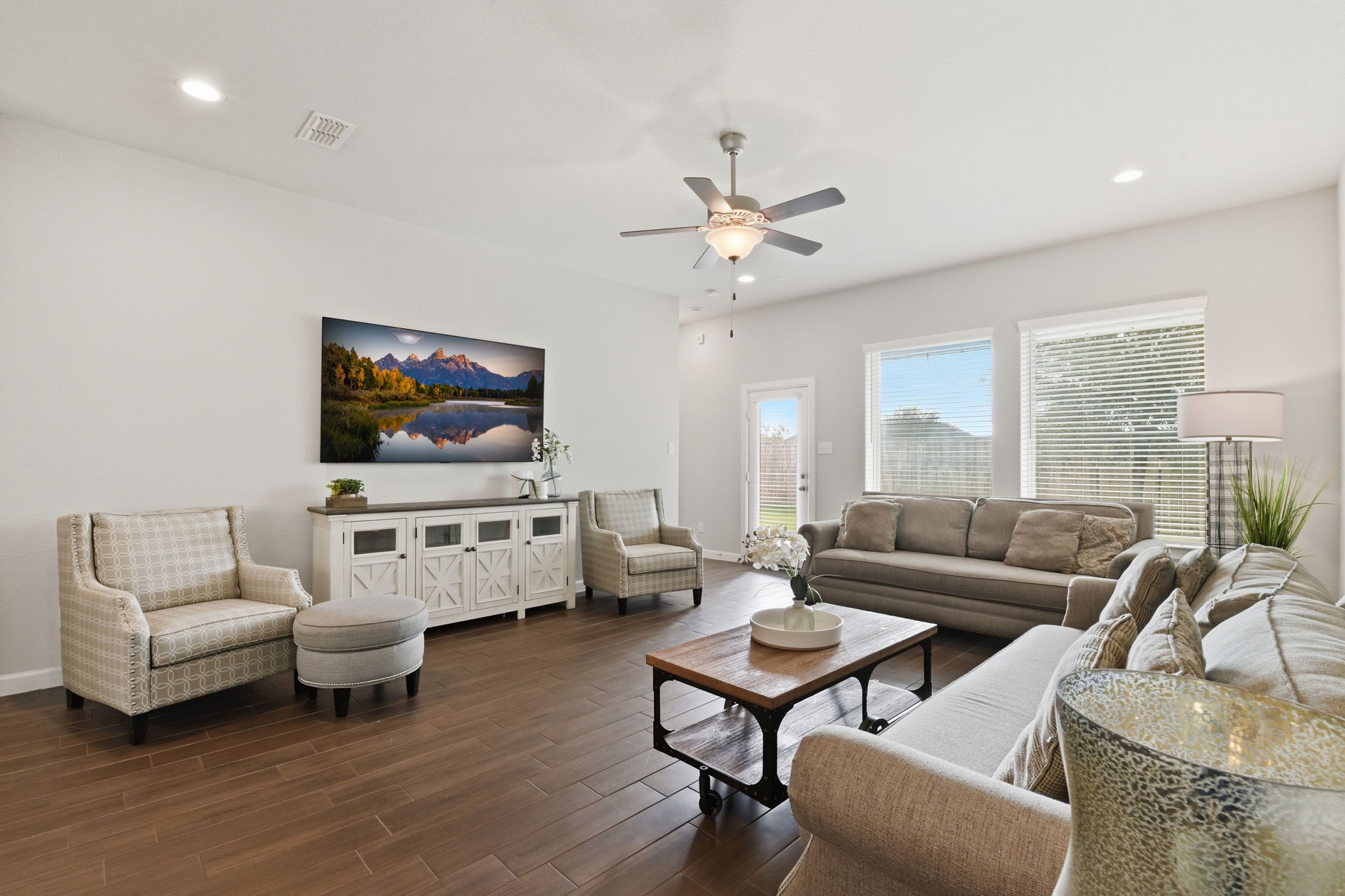 3410 Shockley Lane Rosharon, TX 77583 - Photo 14 of 32 a living room with furniture and a flat screen tv