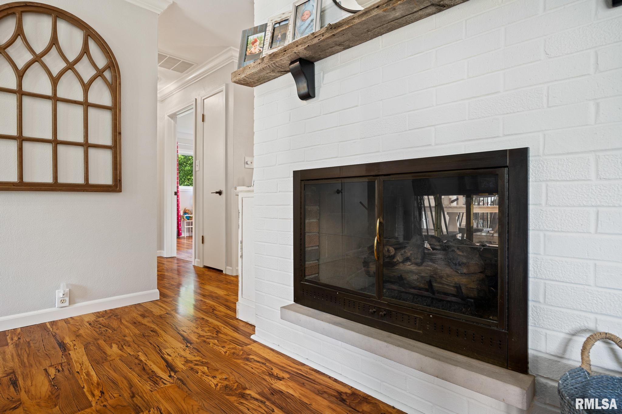 3411 West Chartwell Road Peoria, IL 61614 - Photo 9 of 33