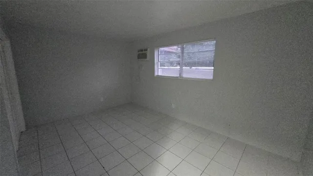 $1,550 | 16951 Northeast 18th Avenue, Unit 4, North Miami Beach, FL 33162