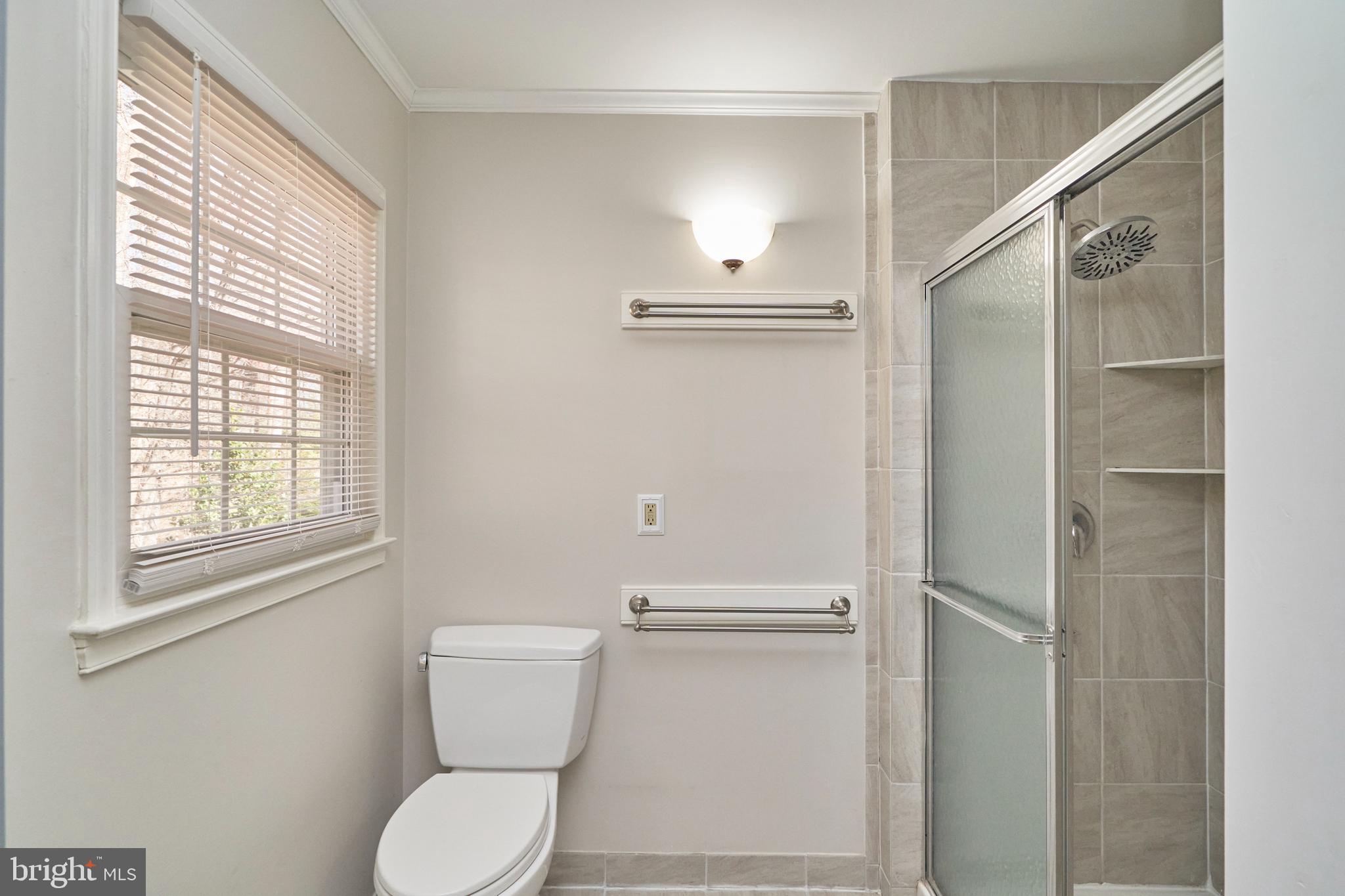 5806 Bent Twig Road McLean, VA 22101 - Photo 22 of 37 Primary Bath