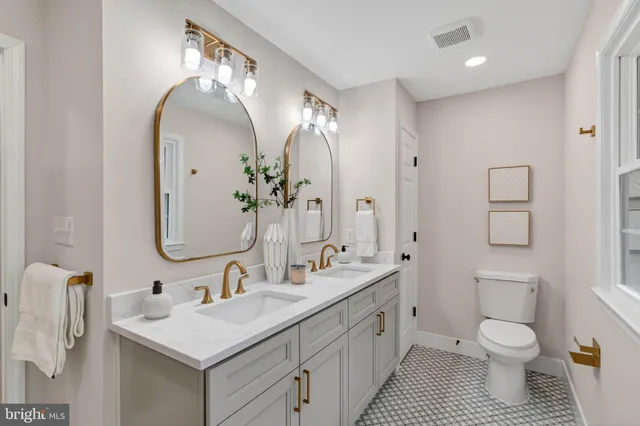 $1,475,000 | 2678 Oakton Glen Drive, Vienna, VA 22181