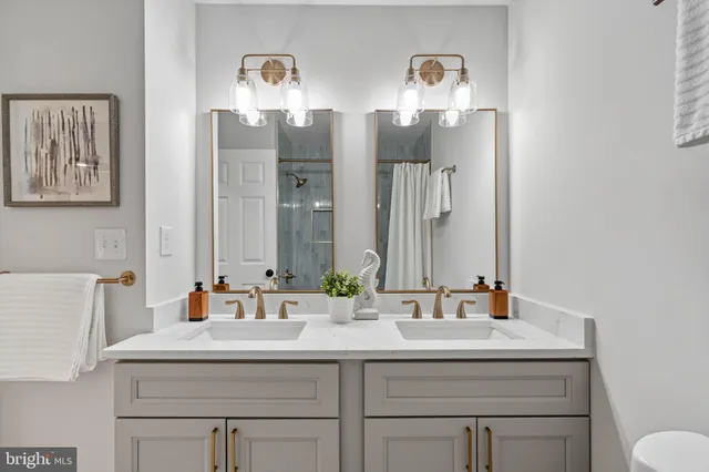 $1,475,000 | 2678 Oakton Glen Drive, Vienna, VA 22181