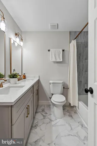 $1,475,000 | 2678 Oakton Glen Drive, Vienna, VA 22181