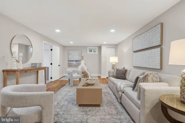 $1,475,000 | 2678 Oakton Glen Drive, Vienna, VA 22181