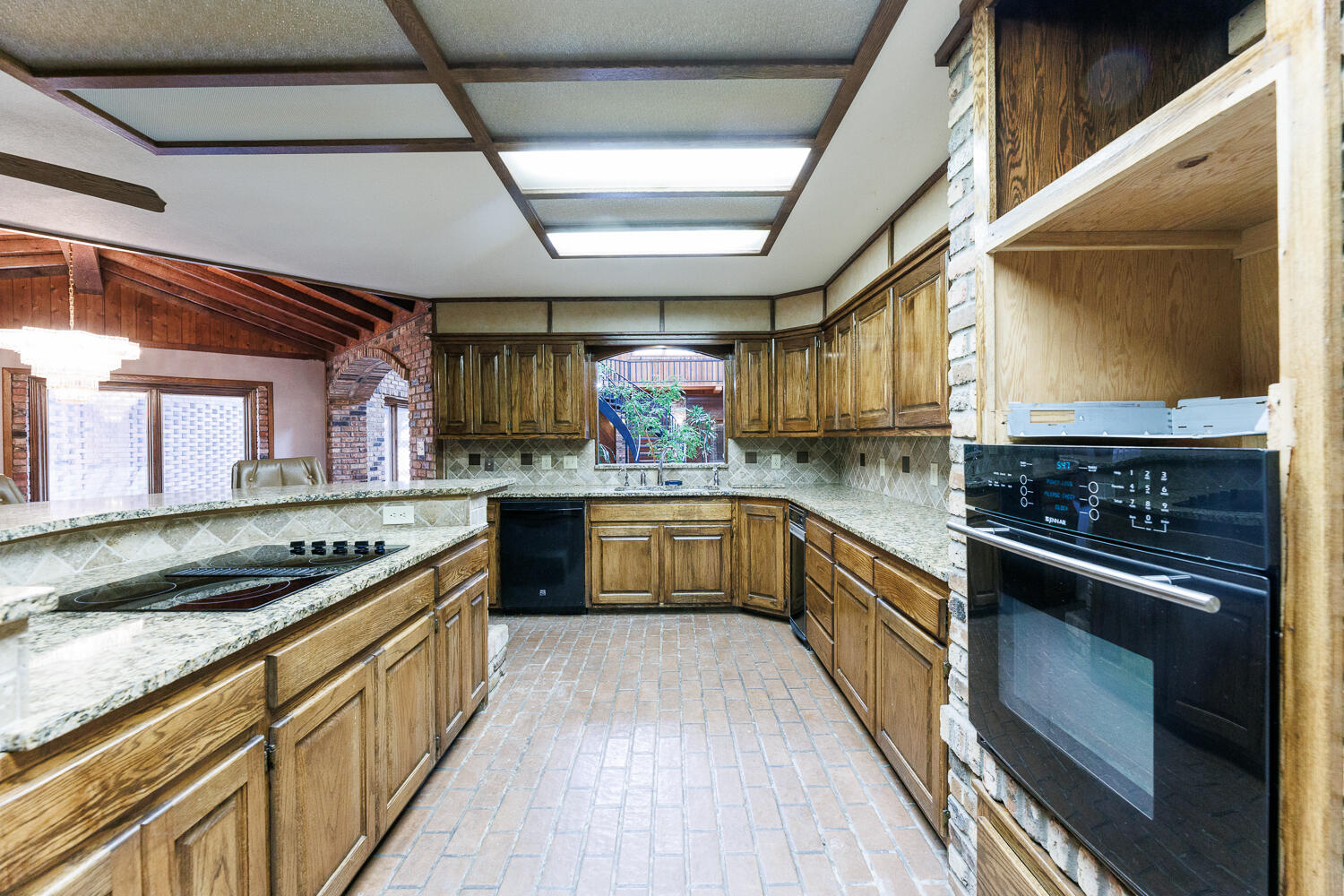 409 Mill Road Lubbock, TX 79403 - Photo 27 of 86 Kitchen