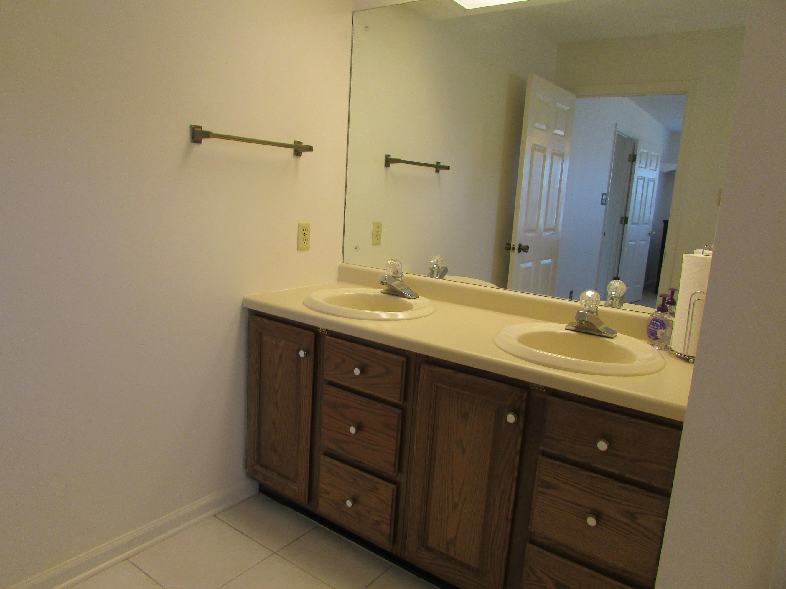 7775 Norwich Road, Unit 18 Powell, TN 37849 - Photo 16 of 31 IMG_0377