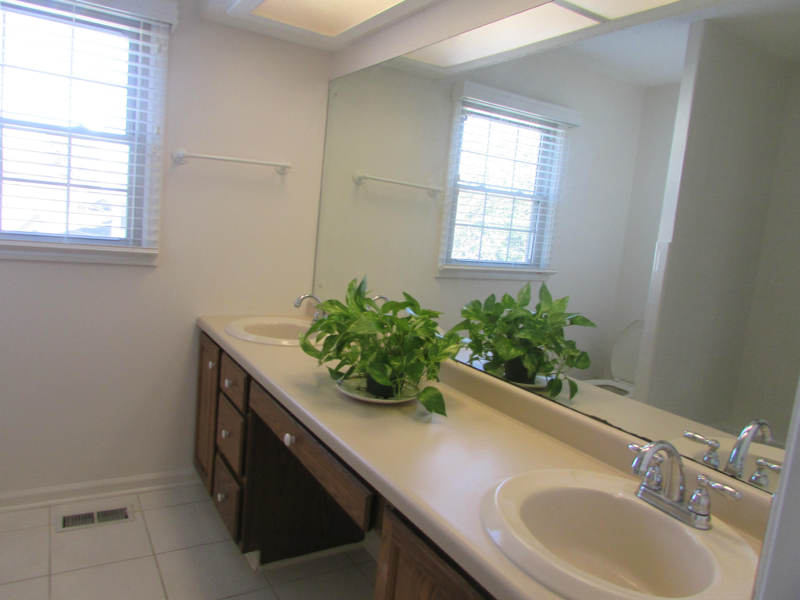 7775 Norwich Road, Unit 18 Powell, TN 37849 - Photo 18 of 31 IMG_0379