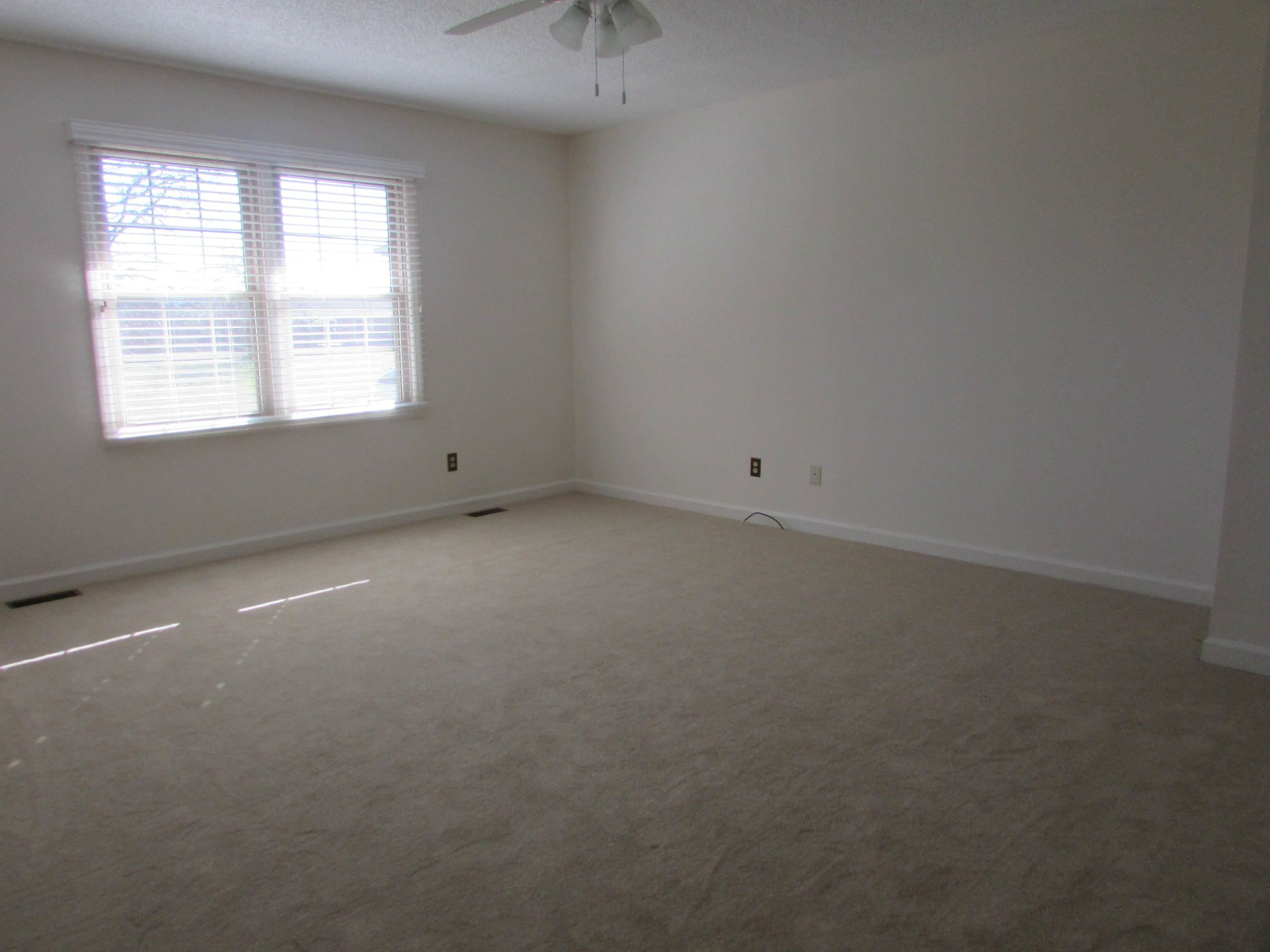 7775 Norwich Road, Unit 18 Powell, TN 37849 - Photo 20 of 31 IMG_0382