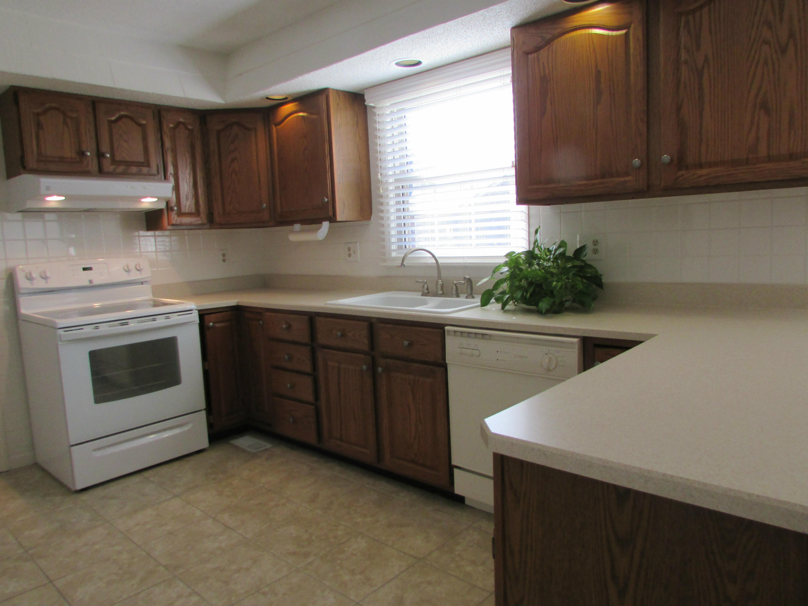 7775 Norwich Road, Unit 18 Powell, TN 37849 - Photo 24 of 31 IMG_0387