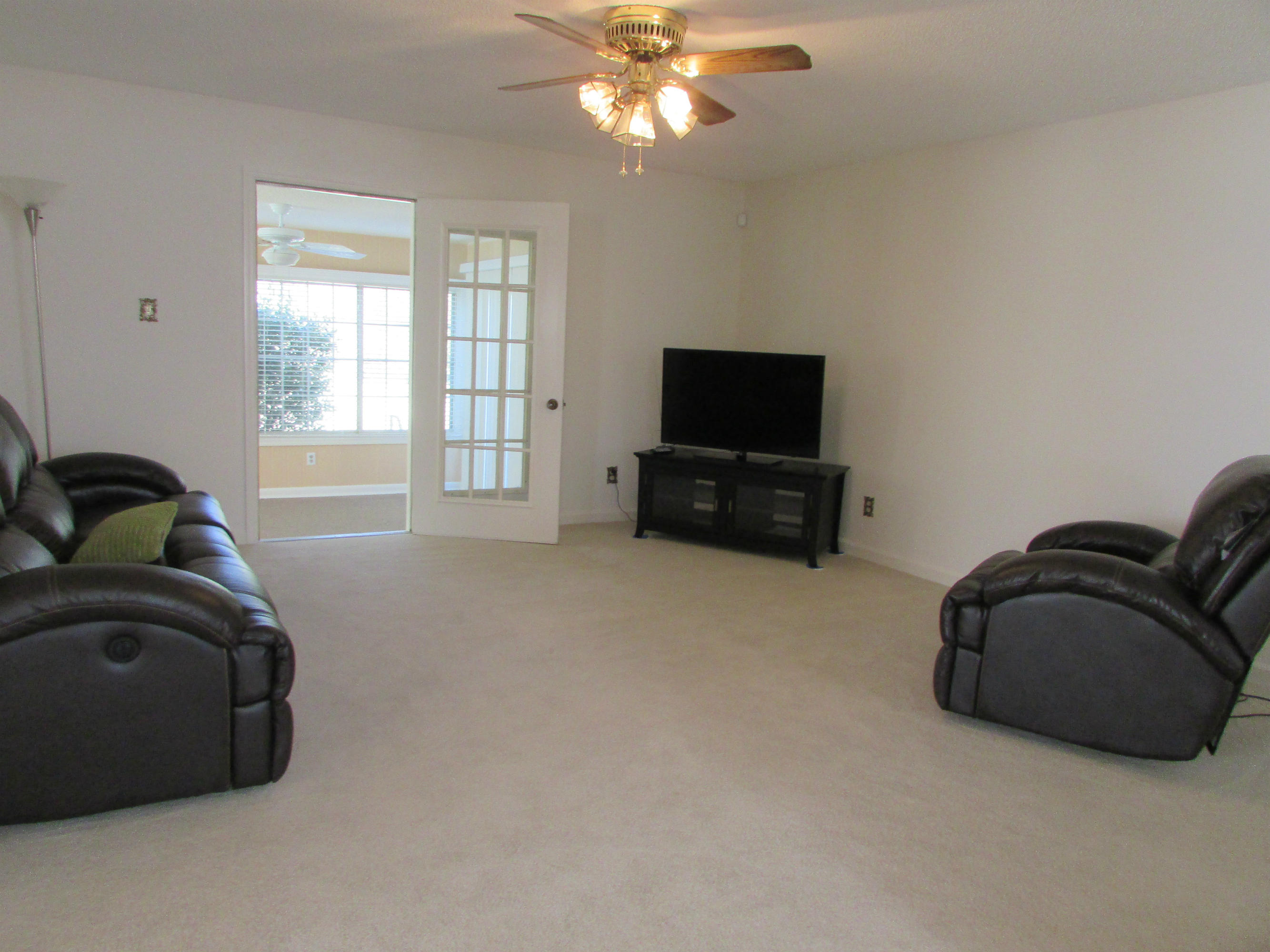 7775 Norwich Road, Unit 18 Powell, TN 37849 - Photo 5 of 31 IMG_0364