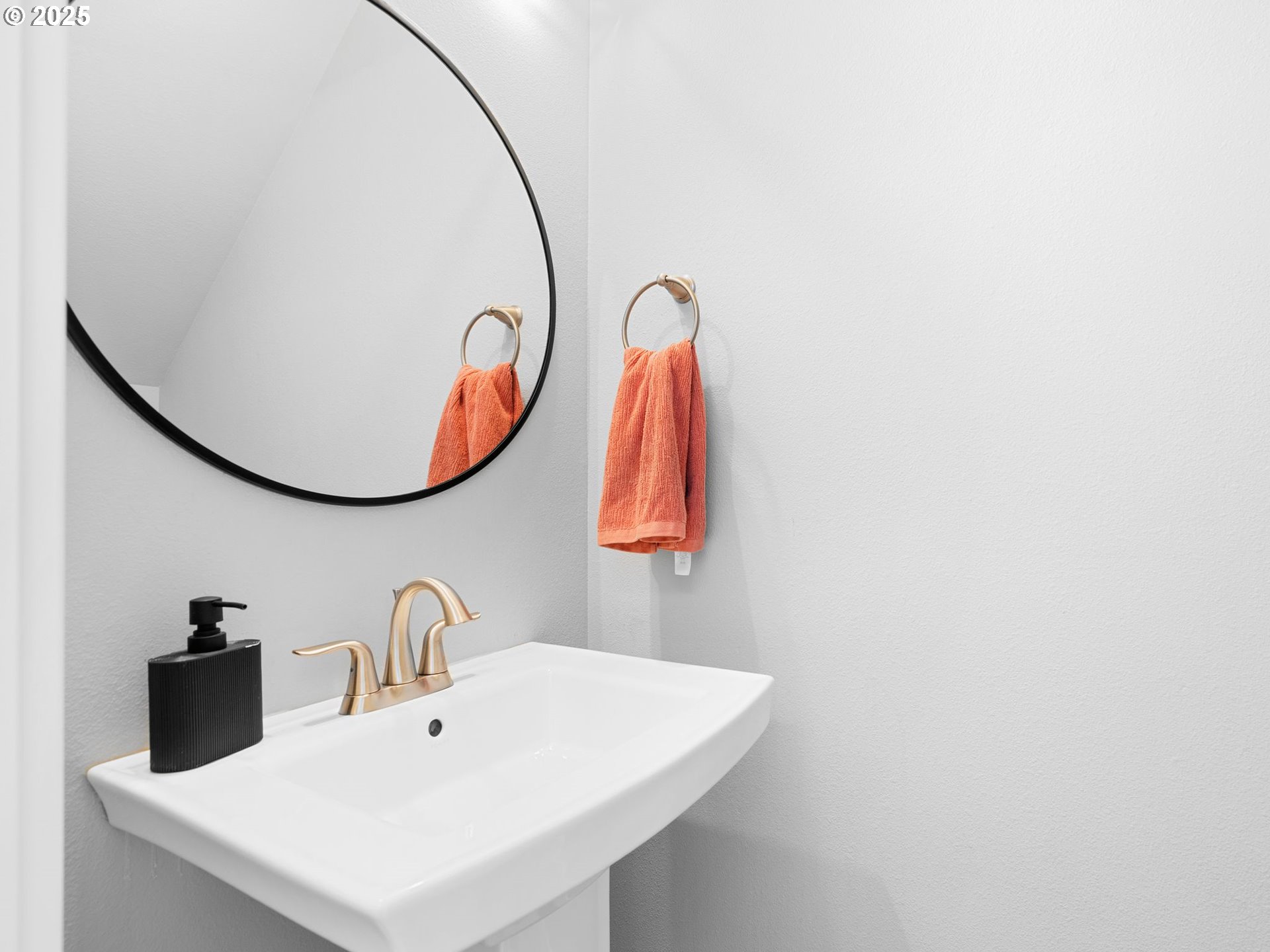 3544 Southwest Tegart Lane Gresham, OR 97080 - Photo 16 of 48 Bathroom